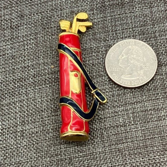 Golf Bag Pin Brooch As Is Gold Red Black Enamel Clubs Retro Vintage Caddy Golfer - Picture 1 of 7